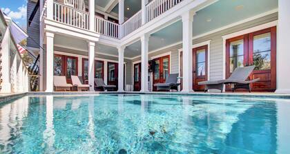 Steps to the Beach! Pool, Gym, Game Room, Movie Theater 3301 Palm by Avantstay