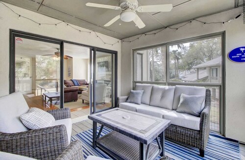 401 Yacht by Avantstay Marina View, Pool, Porch