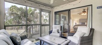 401 Yacht by Avantstay Marina View, Pool, Porch