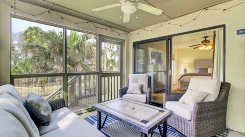 401 Yacht by Avantstay Marina View, Pool, Porch