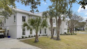 House (5 Bedrooms) | Interior - 6 36th Avenue by Avantstay Stunning Private Pool (Isle of Palms)