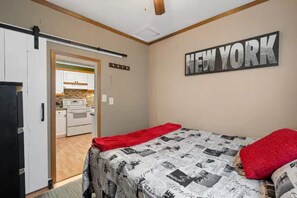 2 habitaciones, tabla de planchar con plancha y wifi gratis 