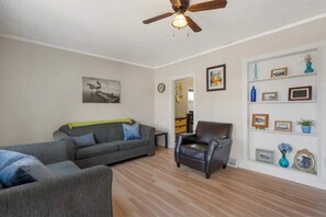 Smart TV, DVD player