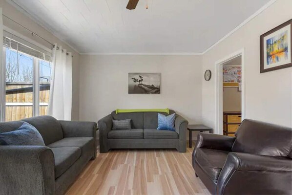 Smart TV, DVD player