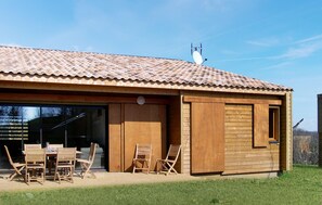 Outdoor dining - La Metairie Des Bories (Antonne-et-Trigonant)