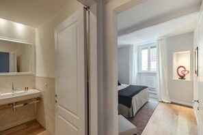 Bruser, hårtørrer, håndklæder