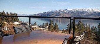 Stunning lakeview chalet in heart of the Okanagan!