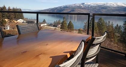 Stunning lakeview chalet in heart of the Okanagan!