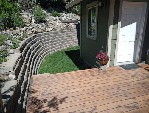 Stunning lakeview chalet in heart of the Okanagan!