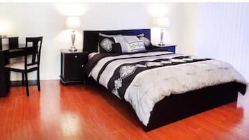 3 bedrooms, desk, iron/ironing board, travel crib