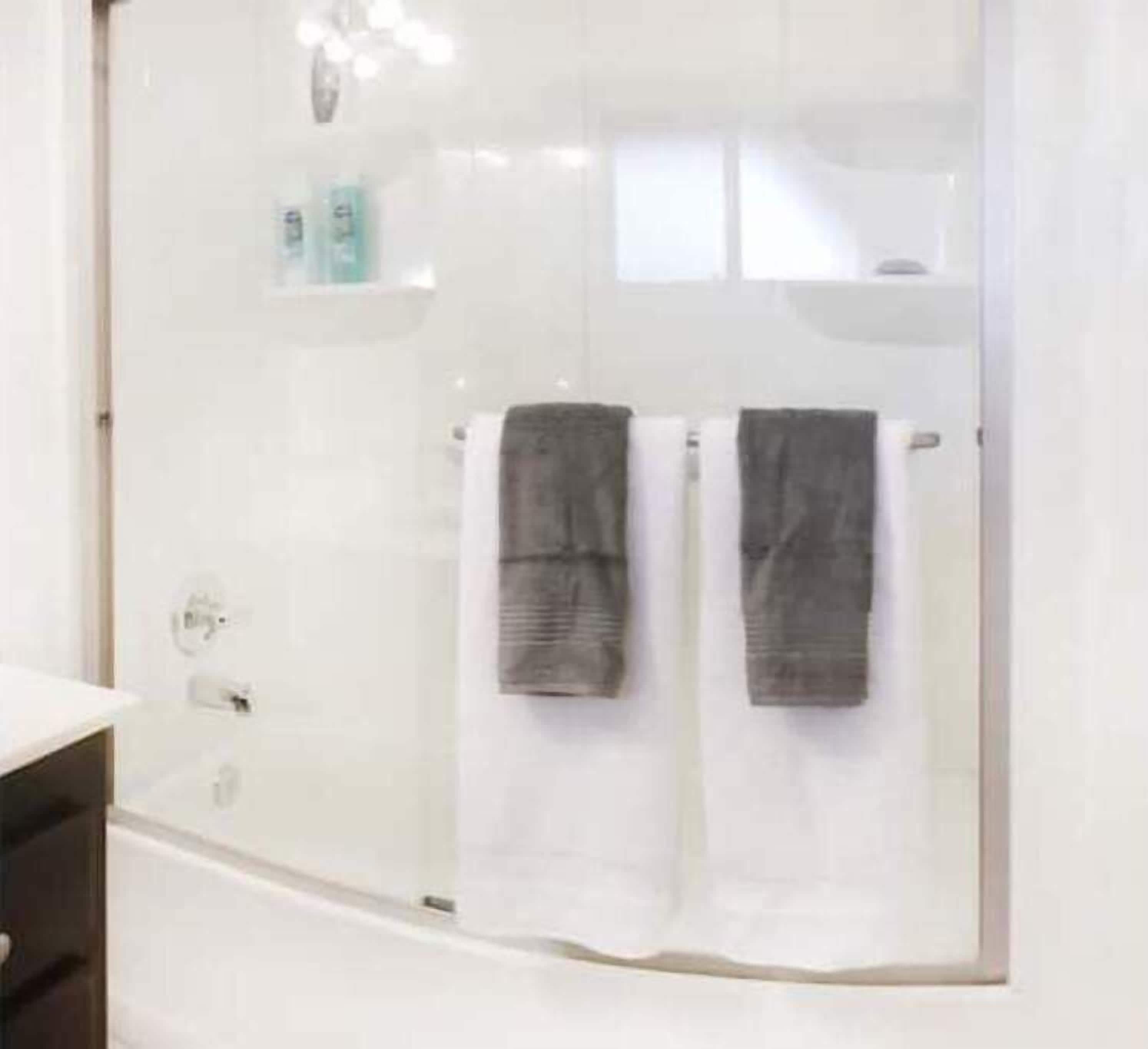 Suihku, ympäristöystävälliset hygieniatuotteet, hiustenkuivaaja