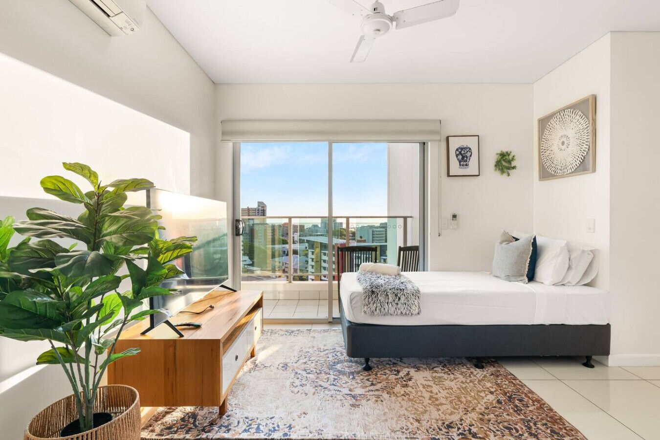 3 soveværelser, skrivebord, strygejern/strygebræt, weekendseng