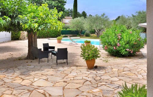 Cozy home in Cavillargues