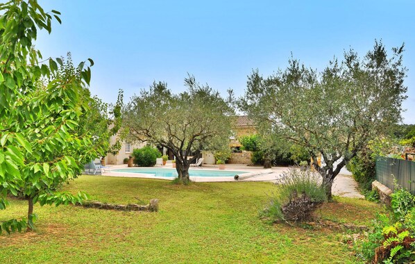 Pool - Cozy home in Cavillargues (Cavillargues)