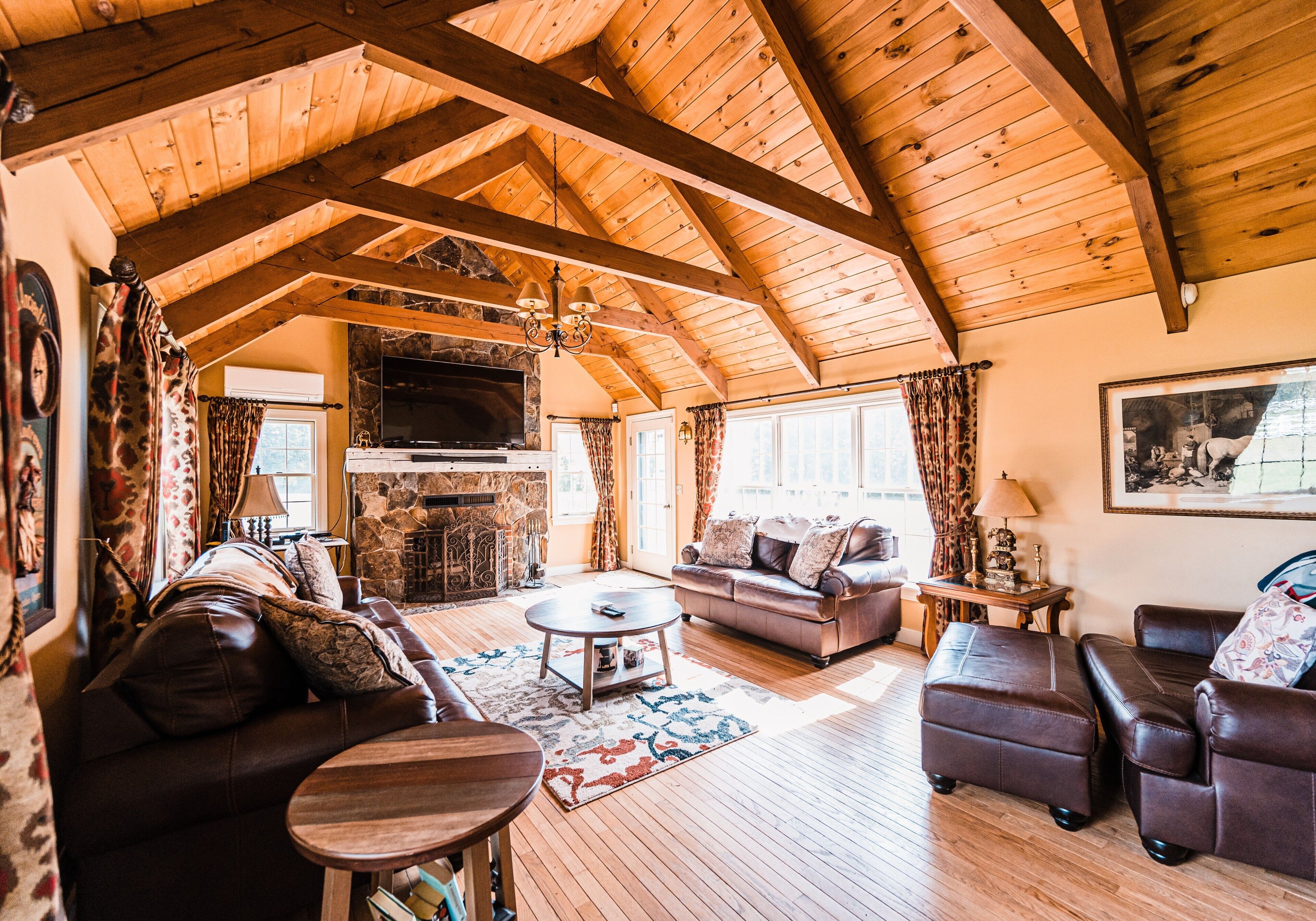 Escape to our Mountain Haven: A Cozy Farmhouse Retreat in the Heart of Western Maine's Mountains