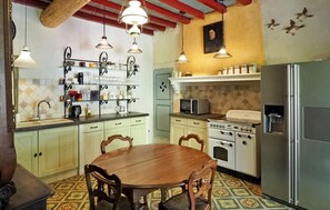 Micro-ondes, four, plaque de cuisson, lave-vaisselle