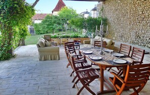 Outdoor dining - Le Chateau De La Richardie (Verteillac)