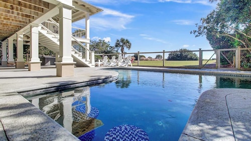 3100 Palm Boulevard by Avantstay Beachfront, Ocean Views, Private Pool