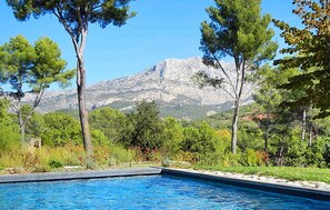 A heated pool - Stunning home in Le Tholonet (Le Tholonet)