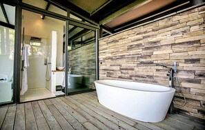 Shower - Stunning home in Le Tholonet (Le Tholonet)