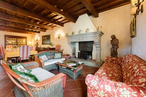 Fireplace - Villa Fortini by MMega (Bagno a Ripoli)