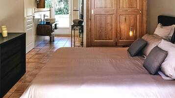 4 slaapkamers, reisbedje, gratis wifi, beddengoed