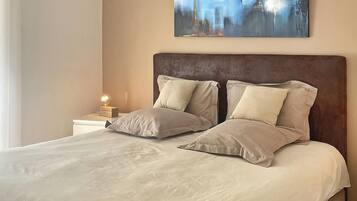 4 slaapkamers, reisbedje, gratis wifi, beddengoed