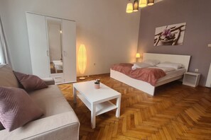 3 slaapkamers, een strijkplank/strijkijzer, wifi, beddengoed