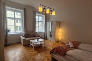 3 bedrooms, iron/ironing board, WiFi, bed sheets