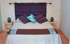 2 sovrum, resesäng och sängkläder