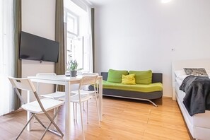 Interior - Comfortable 2BR Apt. Central and Well Connected (Vienna)
