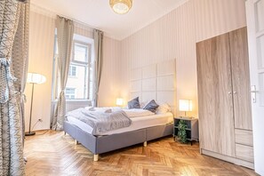 2 makuuhuonetta, silitysrauta/-lauta, Wi-Fi, vuodevaatteet