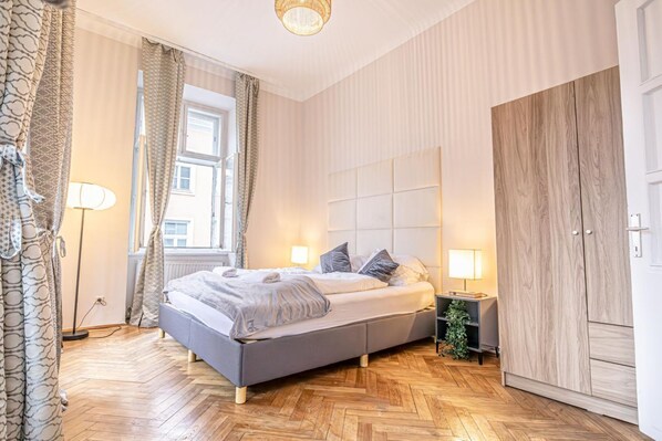 2 bedrooms, iron/ironing board, WiFi, bed sheets