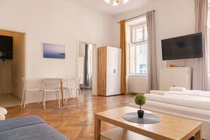 2 makuuhuonetta, silitysrauta/-lauta, Wi-Fi, vuodevaatteet