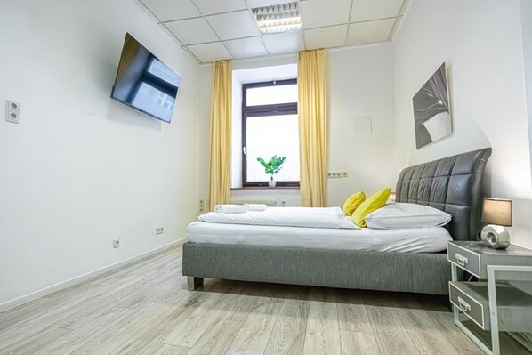 1 chambre, fer et planche à repasser, Wi-Fi, literie fournie