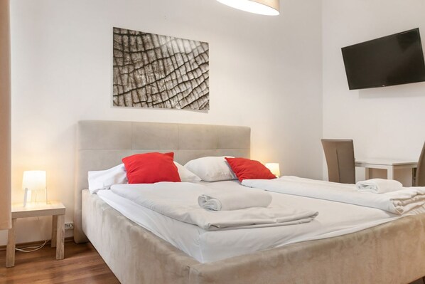 1 bedroom, WiFi, bed sheets