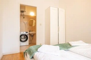 2 bedrooms, WiFi, bed sheets