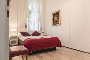 2 chambres, fer et planche à repasser, Wi-Fi, draps fournis