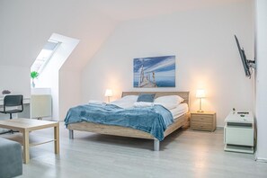 3 bedrooms, WiFi, bed sheets