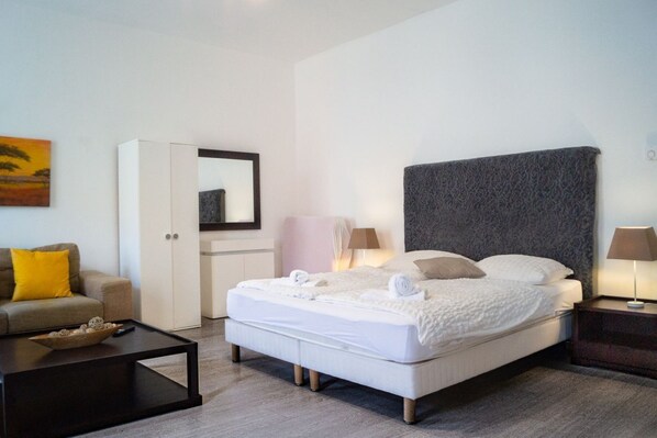 1 bedroom, WiFi, bed sheets