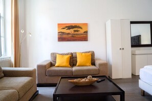 Smart TV - Economy 1BR Apt. Near Rennweg & Belvedre (Vienna)