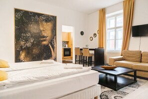 1 bedroom, iron/ironing board, WiFi, bed sheets - Economy 1BR Apt. Near Rennweg & Belvedre (Vienna)