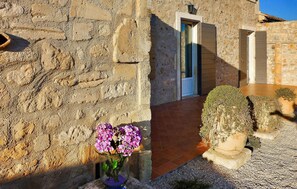 Exterior detail - Gorgeous home in Saint Martin De Crau (Saint Martin De Crau)