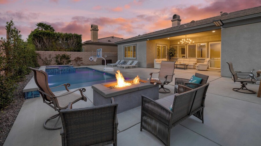 Gated Terra Lago Escape With Private Pool, Hot Tub, Outdoor Kitchen and Lounge