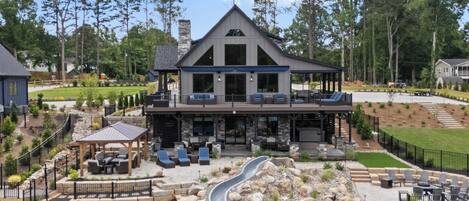 Casa (Multiple Bedrooms) | Interior