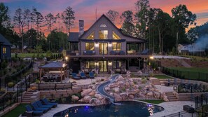 Interior - Gray Fox Lodge by Avantstay Waterslide Pool, Theater Sleeps 21 (Sherrills Ford)