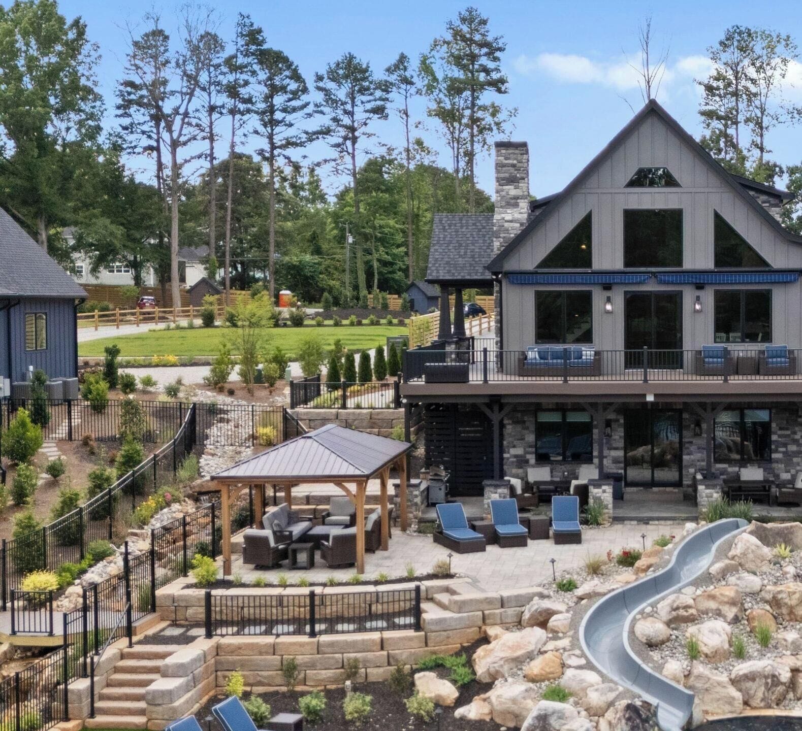 House (Multiple Bedrooms) | Front of property