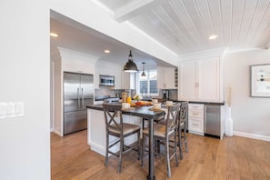 House (2 Bedrooms) | Interior - Ocean Breeze I by Avantstay Steps to the Beach! (Newport Beach)