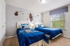 8 habitaciones, tabla de planchar con plancha, cuna de viaje y wifi 