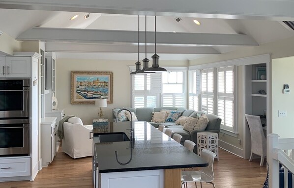 Interior - Happy Place - Beautiful 4 bedroom - South Beach, 6 Sandspur Trail (Bald Head Island)
